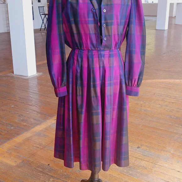 Plaid purple long sleeve Button front dress - Picture 9 of 11